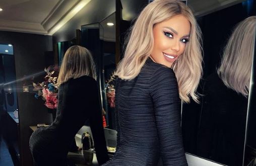 Imagine Stire Bianca Drăguşanu, surprinsă fără mască în avion. Ce riscă să păţească blondina | 2review.ro
