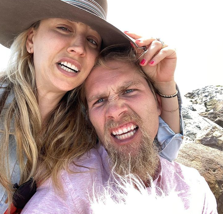 Imagine Stire Karl Cook, dezvăluiri șocante despre divorțul de Kaley Cuoco. Actorul a rupt tăcerea cu acuzații grave | 2review.ro
