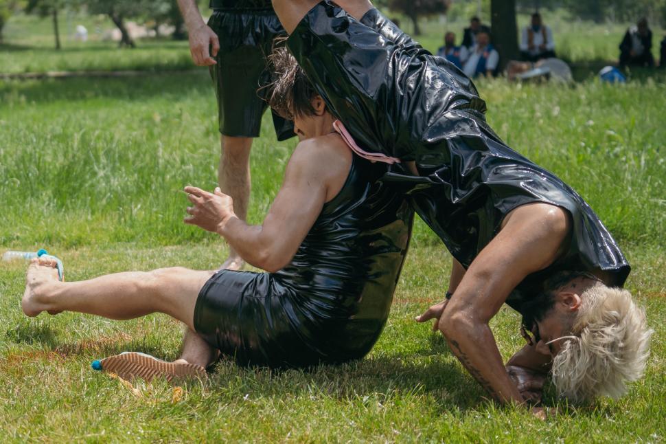 Imagine Stire Nimeni nu se aștepta la asta! Mihai Petre, un bărbat violent? L-a bătut pe Connect-R la Asia Express | 2review.ro