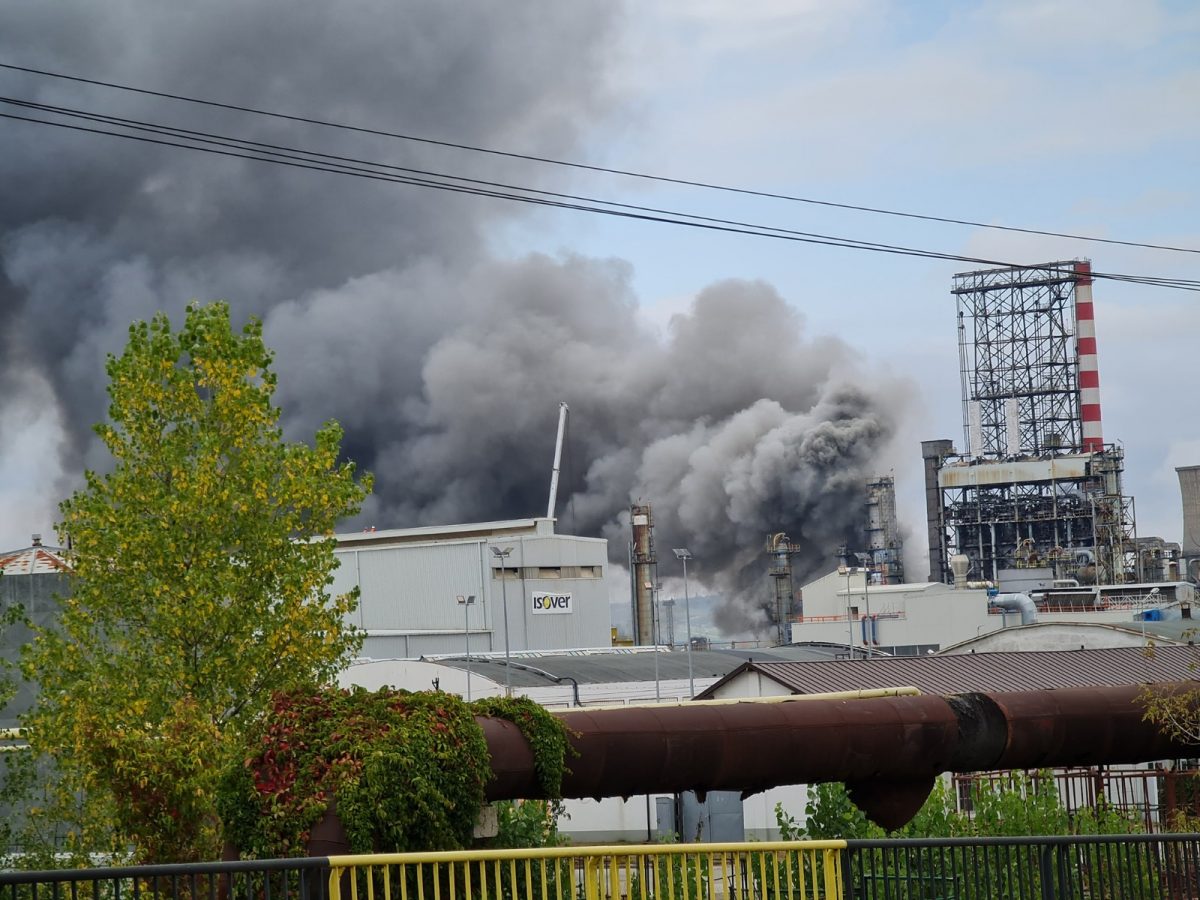 Incendiu la o rafinărie din Ploiești! A fost emis un mesaj RO-ALERT
