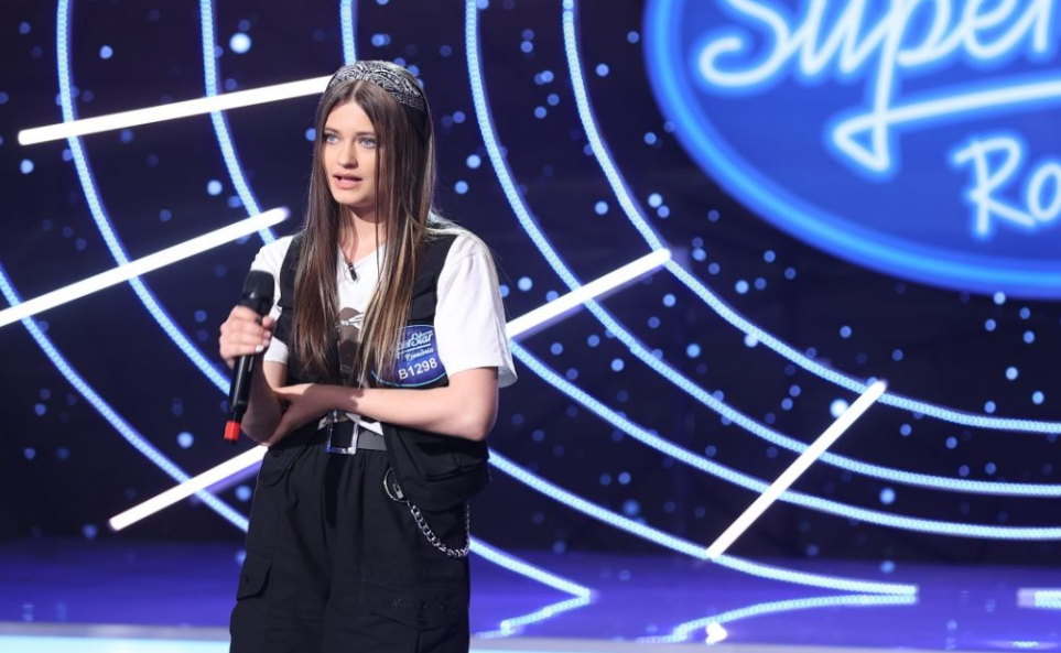 Smiley a înnebunit când a văzut-o! Antonia are o sosie la Pro TV! Cine este şi cum arată Mădălina Ţurcan