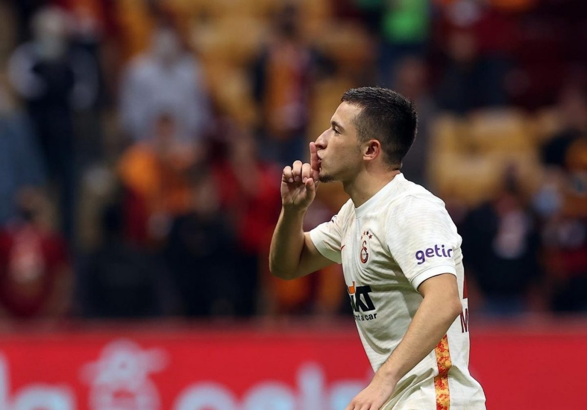 Top Pariu: Fotbalul este „Sportul Rege” » Primul „11” vine astăzi din Europa League și Conference League »»