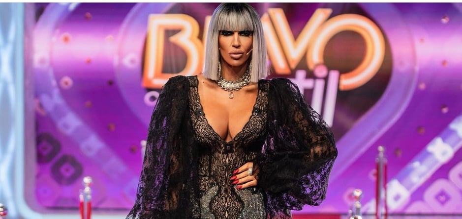 Imagine Stire Raluca Bădulescu, prima reacţie după ce a fost prinsă sedată cu substanţe psihoactive, la volan | 2review.ro