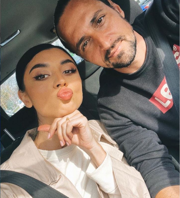 Imagine Stire Bebelușa de la Cronica Cârcotașilor și actorul Denis Ștefan au devenit părinți pentru a doua oară. Cristina a născut o fetiță sănătoasă | 2review.ro
