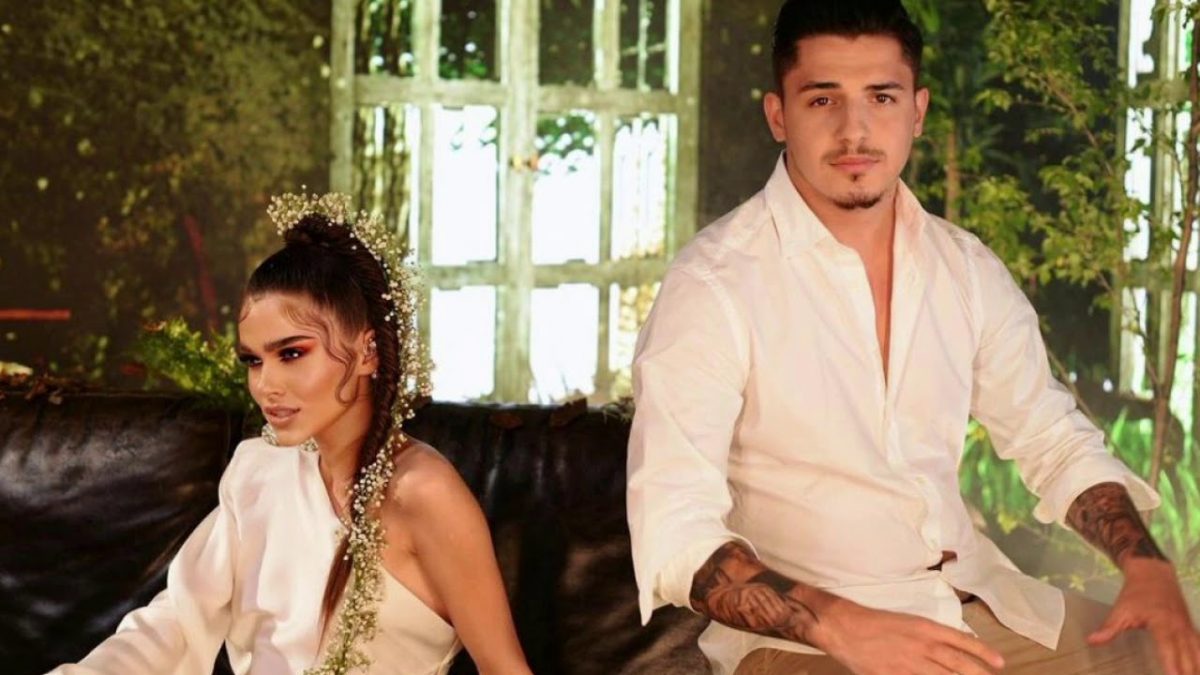 Imagine Stire Bogdan de la Ploiești, cadou de zile mari pentru Theo Rose! Cei i-a dăruit artistul partenerei sale de scenă. „Pentru cea mai scumpă fată” | 2review.ro