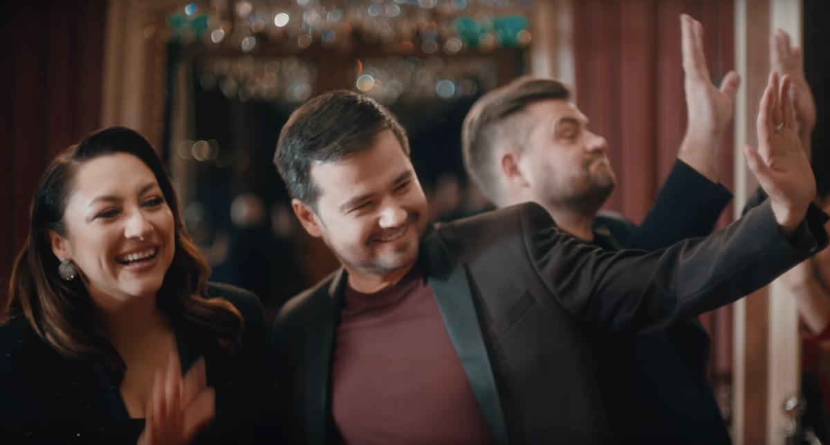 Imagine Stire Surpriză uriaşă pentru Andra! Una dintre melodiile artistei a câştigat titlul de „Hitul verii 2021” | 2review.ro