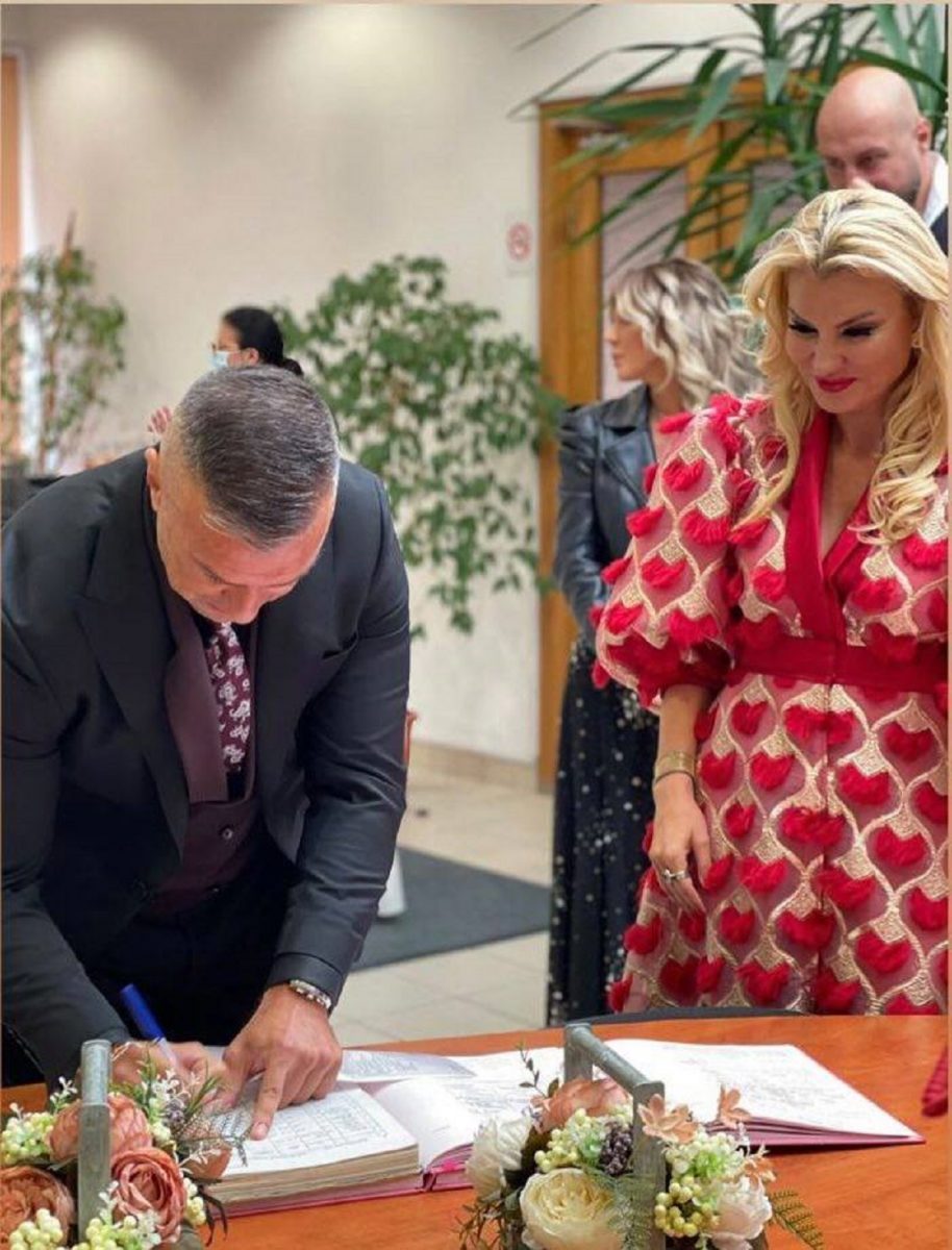 Imagine Stire Din amantă a făcut-o soție! Daniel Pancu s-a căsătorit cu Andra Teodorescu, femeia pentru care a divorțat, după 22 ani de căsătorie | 2review.ro