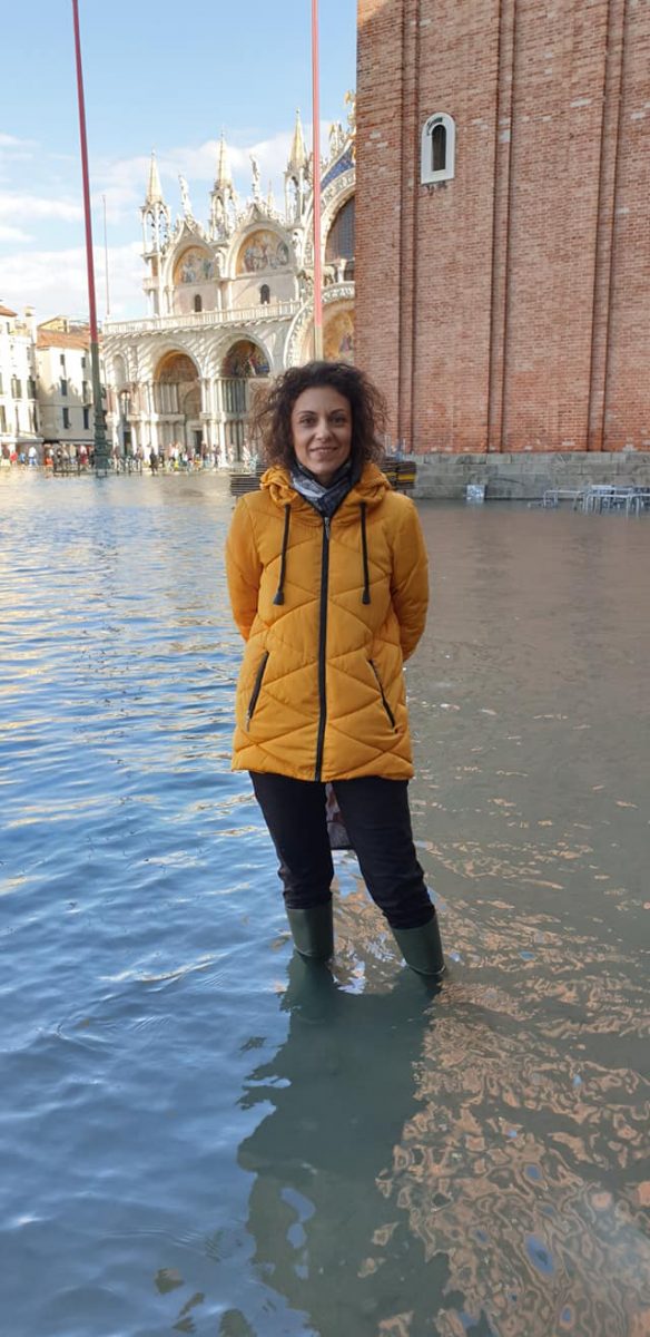 Imagine Stire O mai ştii pe Naty Badea, sora lui Mircea Badea? Ce a ajuns să facă acum, după ce s-a mutat din România. Galerie FOTO | 2review.ro