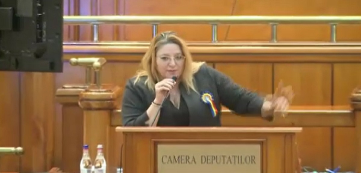 Senatoarea Diana Șoșoacă a refuzat să poarte masca de protecție în ședința de plen a Parlamentului