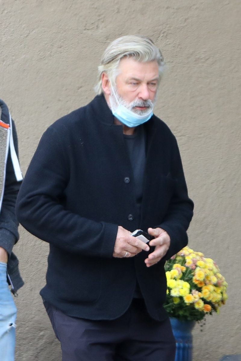 Imagine Stire ”Ce i se întâmplă lui Alec Baldwin ar putea fi un exemplu de justiție poetică!” Fiica actorului Alec Baldwin a răbufnit. Acuzați grave la adresa actorului care a ucis o femeie pe platourile de filmare | 2review.ro