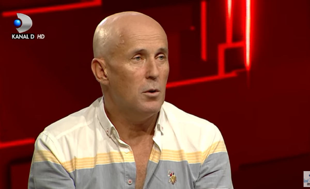 Imagine Stire Și-a înșelat Mugur Mihăescu soția? “Omul e supus greșelii. Eu am carieră de artist, nu sunt vreun sfânt” + Cât a câștigat în perioada succesului cu “Vacanța Mare” | 2review.ro