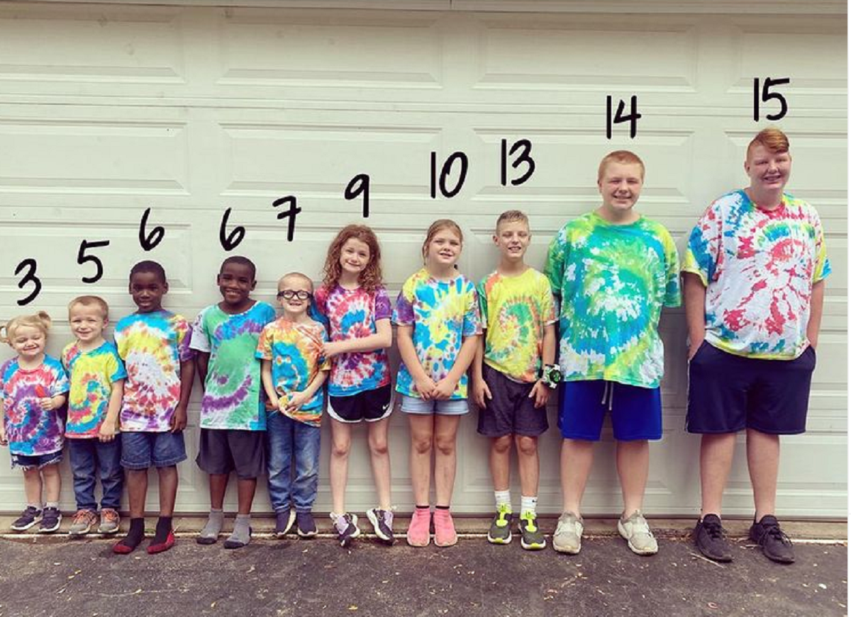 Imagine Stire Incredibil! Cum arată o zi din viața unei mame eroine care a născut 10 copii | 2review.ro