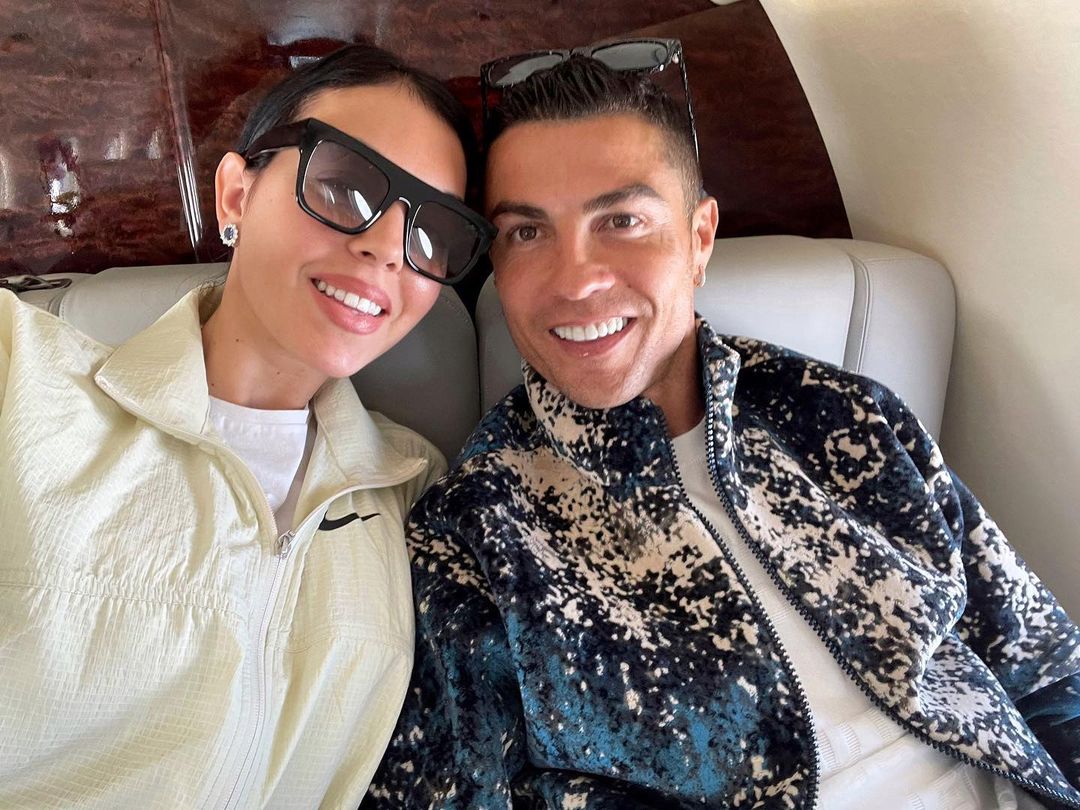 Imagine Stire Bucurie mare pentru Cristiano Ronaldo! Celebrul fotbalist va deveni tătic pentru a cincea oară. Iubita lui este însărcinată cu gemeni | 2review.ro