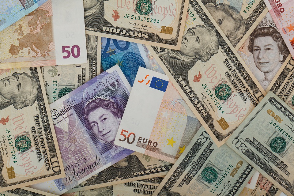 Curs valutar BNR 6 octombrie 2021. Cât valorează un euro astăzi