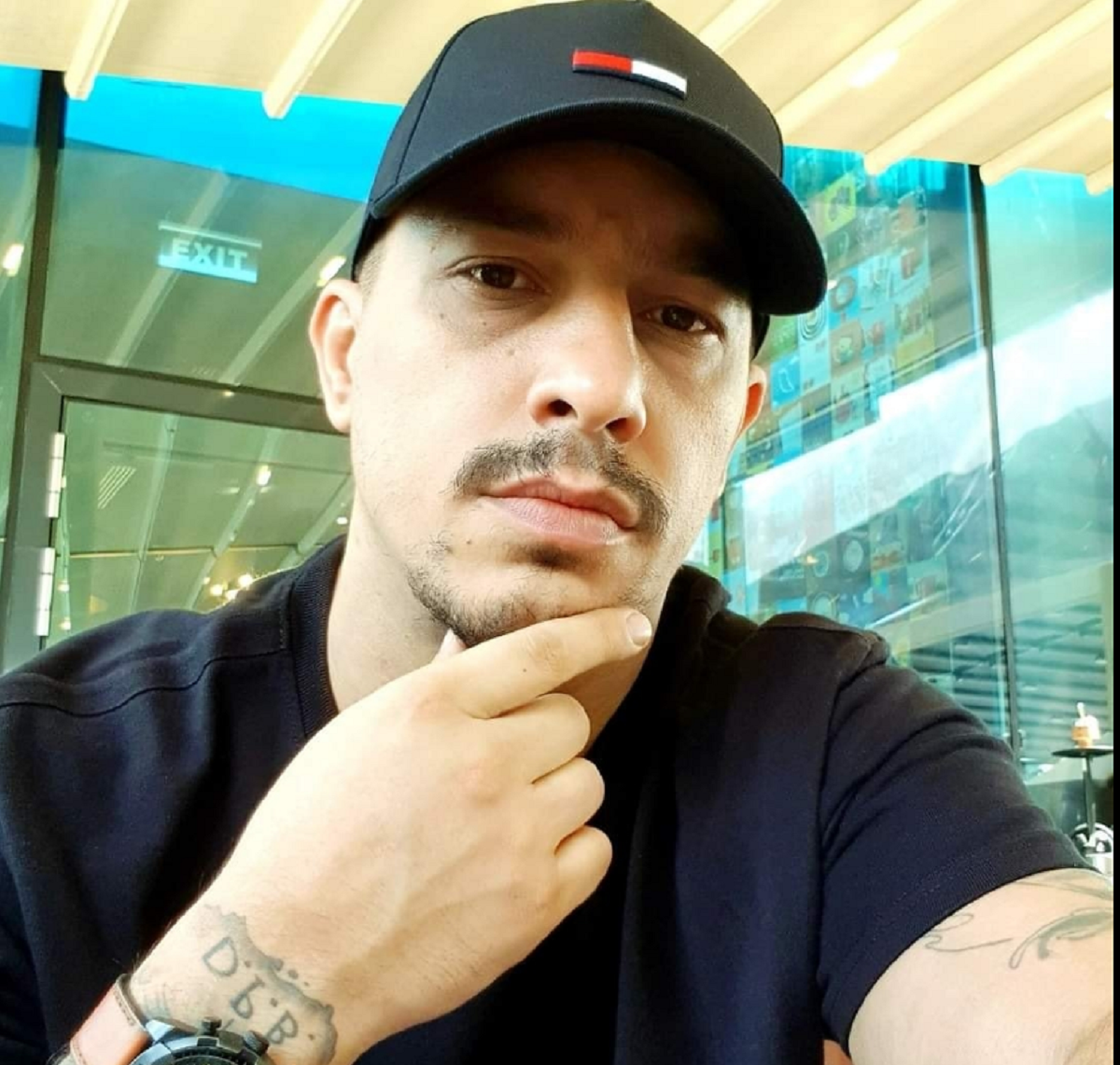 Imagine Stire Dani Prințul Banatului este în doliu! Mama cântărețului a murit în același loc unde și-a dat ultima suflare si tatăl lui: ”Mama a ales să nu mai stea fără el….” | 2review.ro