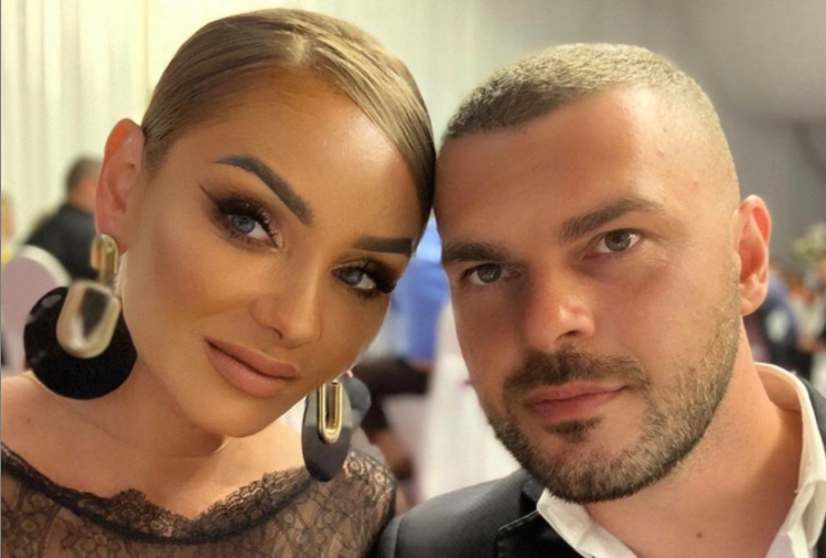 Imagine Stire Cine gestionează banii în relaţia Mariei Constantin: ”Eu sunt împrăștiată” | 2review.ro