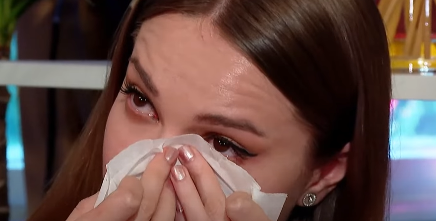 Imagine Stire Otilia Bilionera, confesiuni dureroase! Artista şi-a pierdut ambii bunici: „Au murit la nouă zile diferență unul de celălalt” | 2review.ro