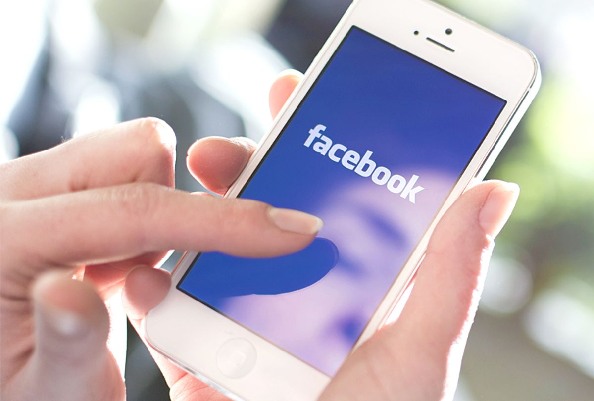 Internauții au fost puși pe glume după ce aplicațiile Facebook, WhatsApp și Instagram nu au mai funcționat. Iată cele mai tari meme-uri