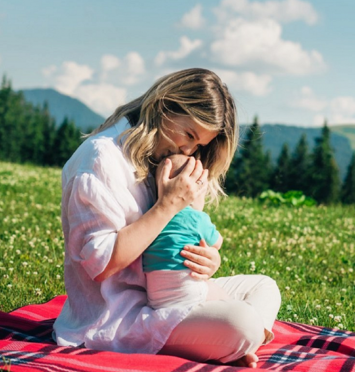 Imagine Stire Gina Pistol, imagini de senzație cu micuța Josephine: ” Mă minunez în fiecare zi…” | 2review.ro