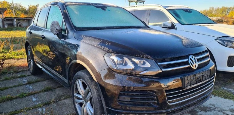 A încercat să intre în țară cu o mașină furată, în valoare de 100.000 de lei! Polițiștii l-au oprit la graniță