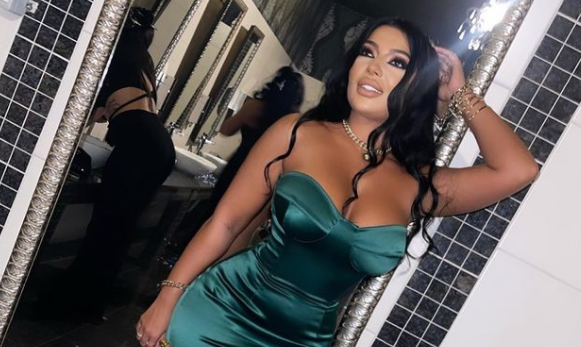 Imagine Stire Scandal de proporţii în showbiz! Alina Marymar şi Mădălina Miu, întâlnire de gradul 0. Logodnica lui Tzancă Uraganu a bătut-o cu bestialitate pe fosta soţie a artistului | 2review.ro