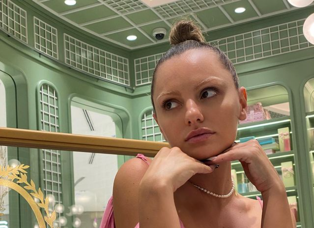 Imagine Stire Alexandra Stan a confirmat divorţul? Cum a reacţionat artista în momentul în care a fost întrebată dacă mai este căsătorită | 2review.ro