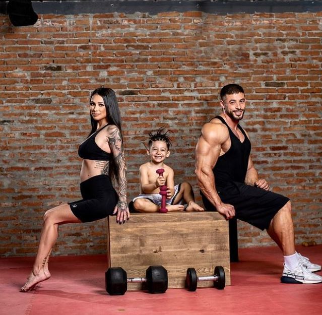Imagine Stire În trei săptămâni, Roxana Vancea va deveni mămică. Câte kilograme a acumulat până acum. “Nu mă simt însărcinată” | 2review.ro