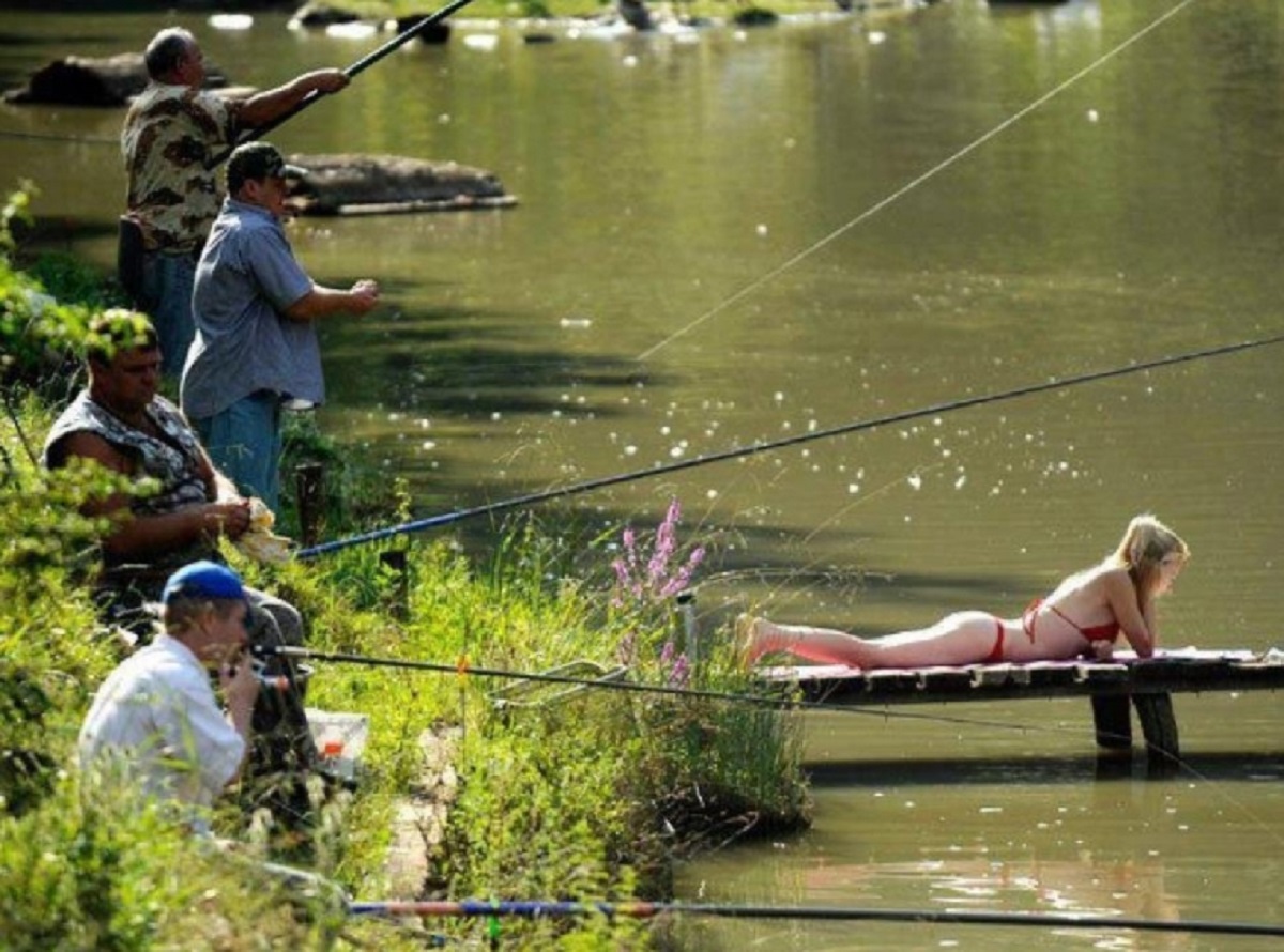Imagine Stire BANC| Un cuplu pleacă în vacanţă pe un lac unde el putea pescui | 2review.ro