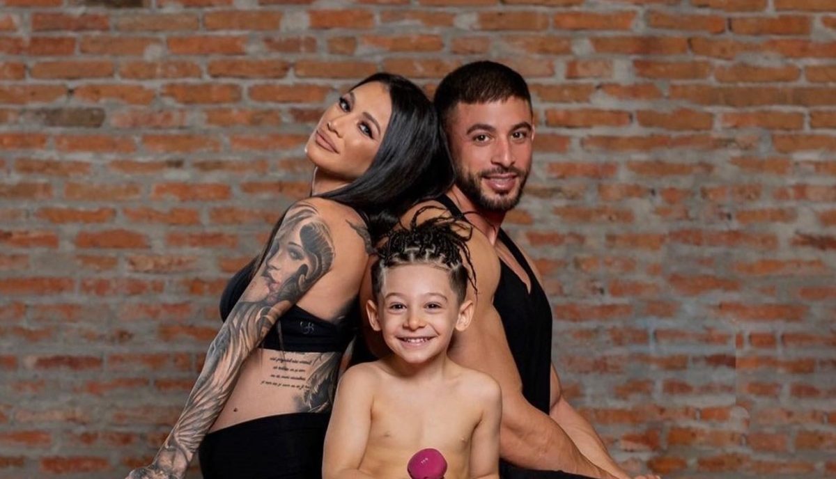 Imagine Stire Cu cine seamănă bebelușul Roxanei Vancea. Antrenoarea de fitness a postat o poză cu chipul micuțului Zian | 2review.ro