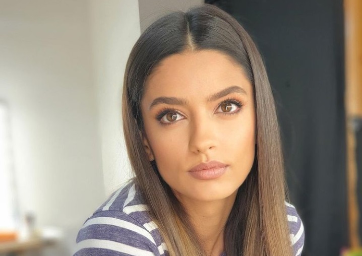 Surpriză! El este bărbatul de care s-a îndrăgostit frumoasa Oana Moșneagu, Andreea din „Adela”. E chiar un actor din serialul de la Antena 1