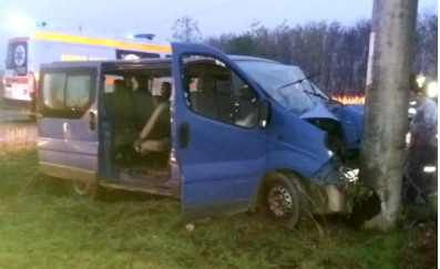 Accident grav în Giurgiu! Un microbuz cu muncitori s-a izbit de un stâlp de electricitate. Șase oameni au ajuns la spital