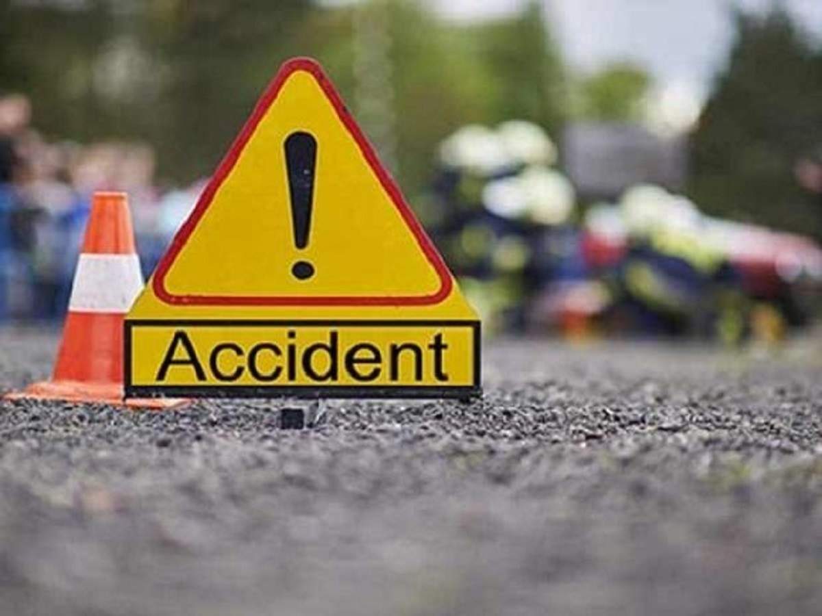 Un adolescent a murit, iar fratele lui a fost rănit, după ce au făcut accident cu mașina furată a părinților lor