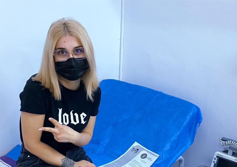 Imagine Stire Adda, atac de panică după ce s-a vaccinat împotriva coronavirusului. Cum se simte acum cântăreața | 2review.ro