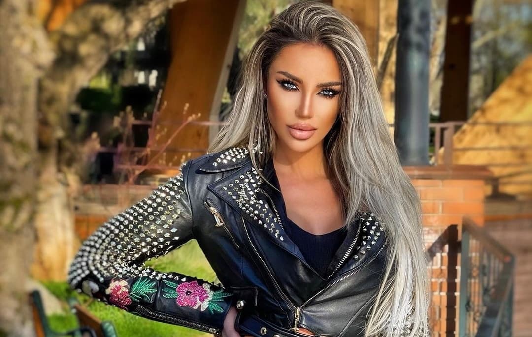 Imagine Stire Suma incredibilă pe care Bianca Drăgușanu o ”sparge” pe haine: ”Investesc mult pentru că mă iubesc mult” | 2review.ro