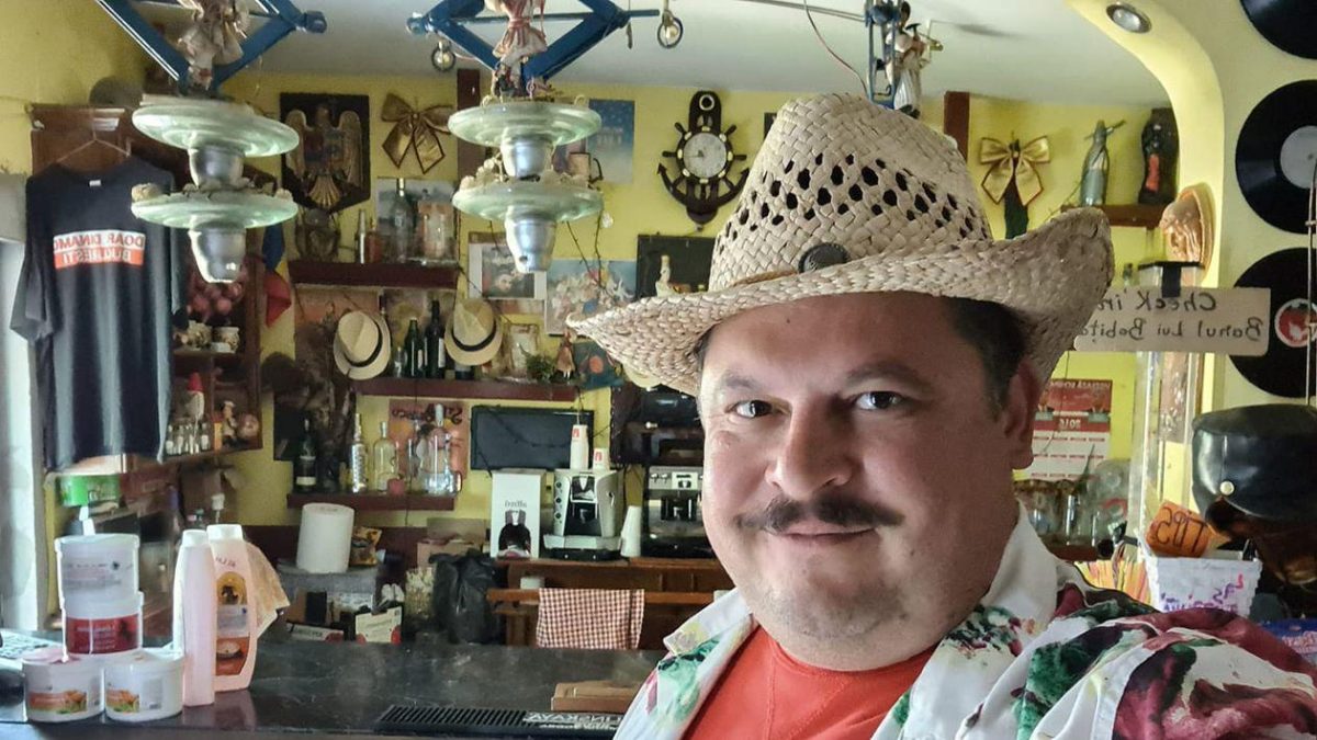 Imagine Stire Cine este și cum arată soția lui Mihai Bobonete de la Pro TV. Dacă are probleme cu femeile în „Las Fierbinţi”, Bobiţă se „răzbună” în viaţa reală | 2review.ro