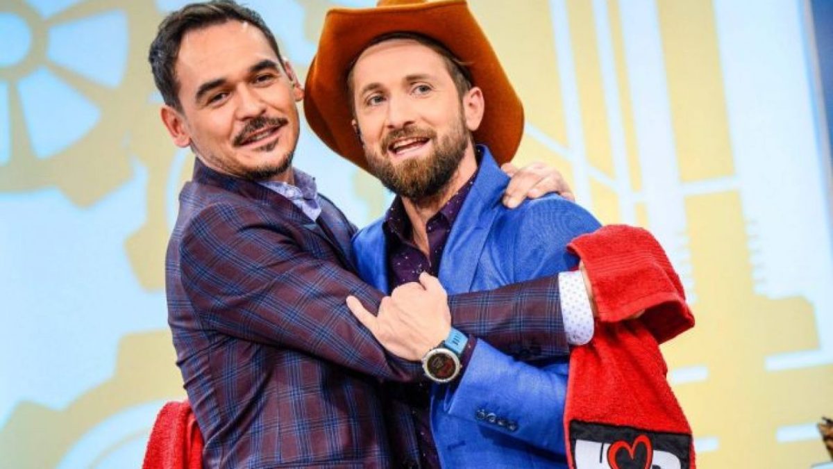 Imagine Stire Dani Oțil și Răzvan Simion nu se mai văd atât de des, de când prezentatorul TV s-a mutat cu Daliana Răducan: ”Cheamă-mă, Răzvane, și pe mine la tine acasă, că nici nu știu unde stai” | 2review.ro
