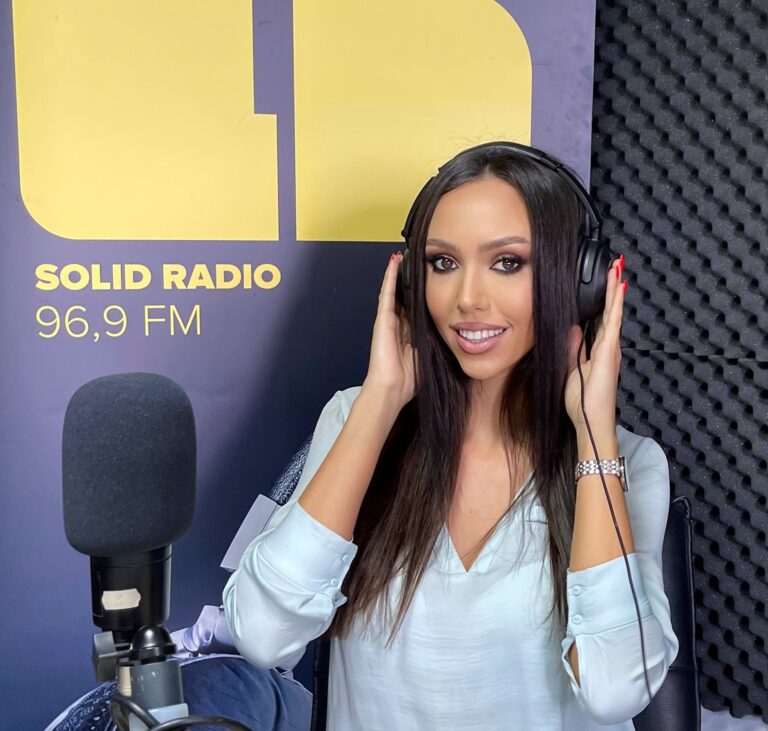 Imagine Stire ”Golden Hour cu Jessie”, cea mai nouă emisiune din grila Gold FM: ”Tinerețe și optimism, numai bună de ascultat în drive time” | 2review.ro