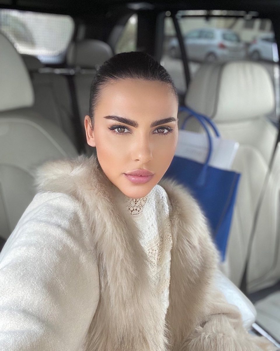 Imagine Stire Lavinia Pîrva și-a făcut o intervenție la nivelul feței! Cum arată acum soția lui Ștefan Bănică. „Simțeam nevoia” | 2review.ro