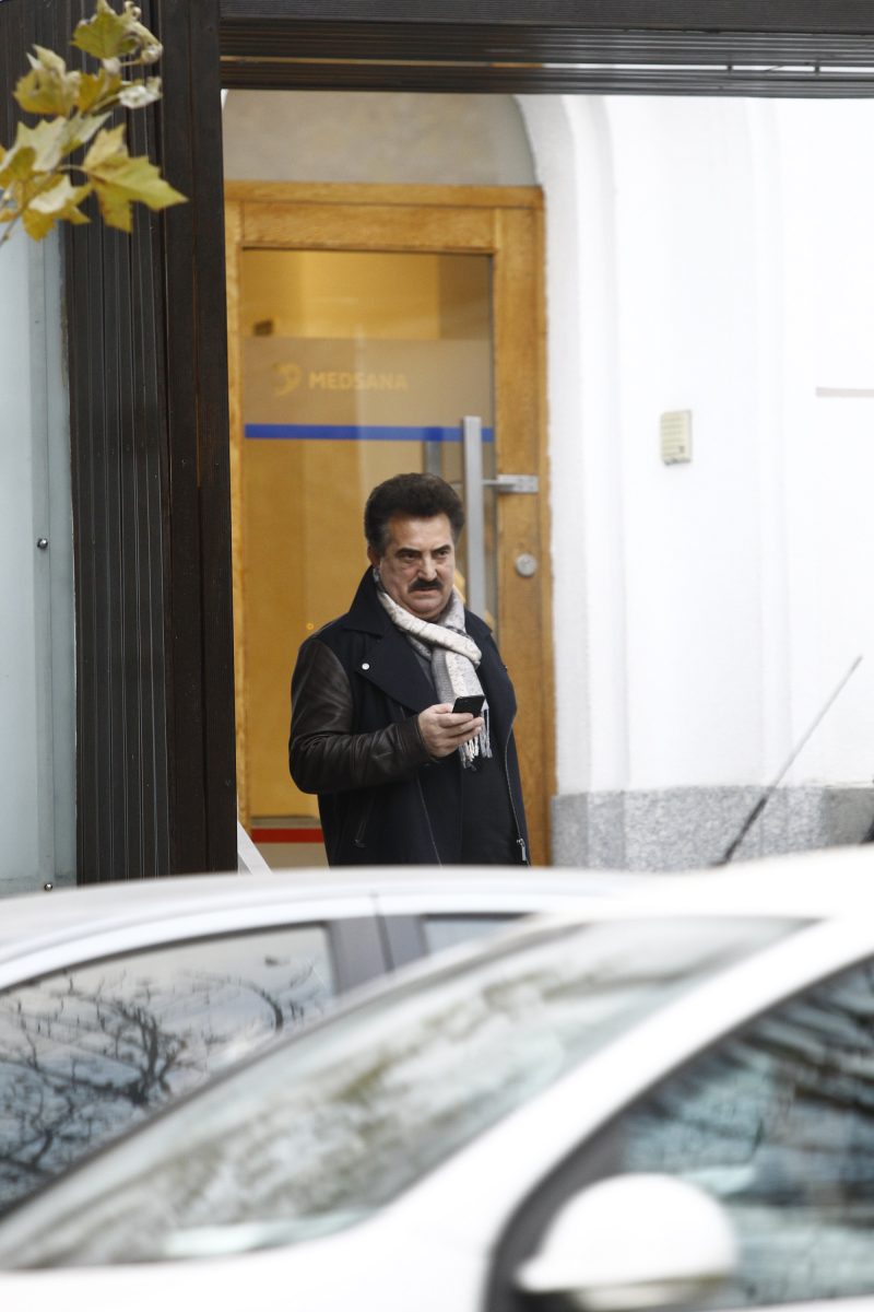 Imagine Stire Surorile lui Petrică Mîțu Stoian, declarații dureroase după decesul interpretului de muzică populară: “A murit cu zile!” + Cum au fost ultimele clipe ale artistului | 2review.ro