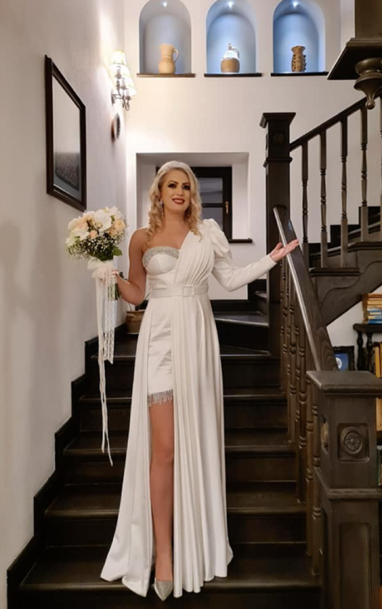 Imagine Stire Primele imagini cu Ornela Pasăre în rochia de mireasă. Momente unice de la nunta secretă: ”Niciodată nu e prea târziu să spui DA” | 2review.ro