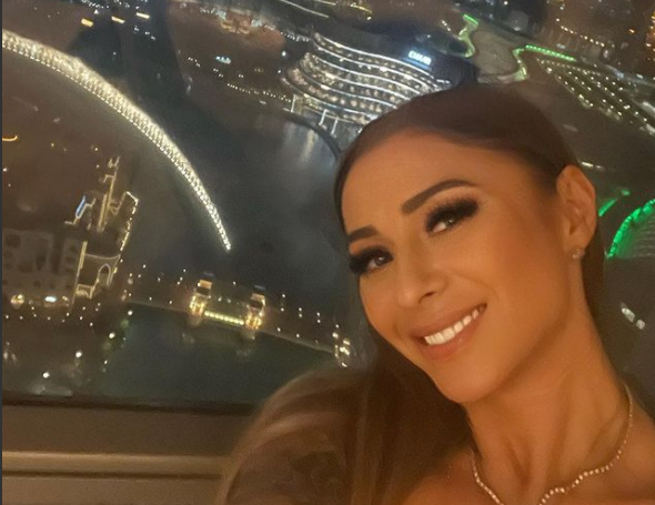 Anamaria Prodan îşi trăieşte viața de femeie liberă în Dubai! Cum a fost surprinsă sexy impresara alături de musculoșii Superkombat