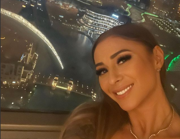 Imagine Stire Anamaria Prodan îşi trăieşte viața de femeie liberă în Dubai! Cum a fost surprinsă sexy impresara alături de musculoșii Superkombat | 2review.ro