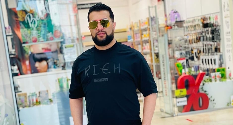 Imagine Stire FOTO| Cum arăta Tzancă Uraganul înainte să devină celebru! Manelistul se prezenta sub un alt nume | 2review.ro