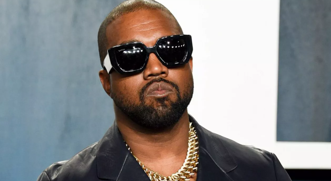 Imagine Stire Kanye West a uitat-o pe Kim Kardashian! Prima apariție publică alături de nouă iubită. Cine este Vinetria | 2review.ro