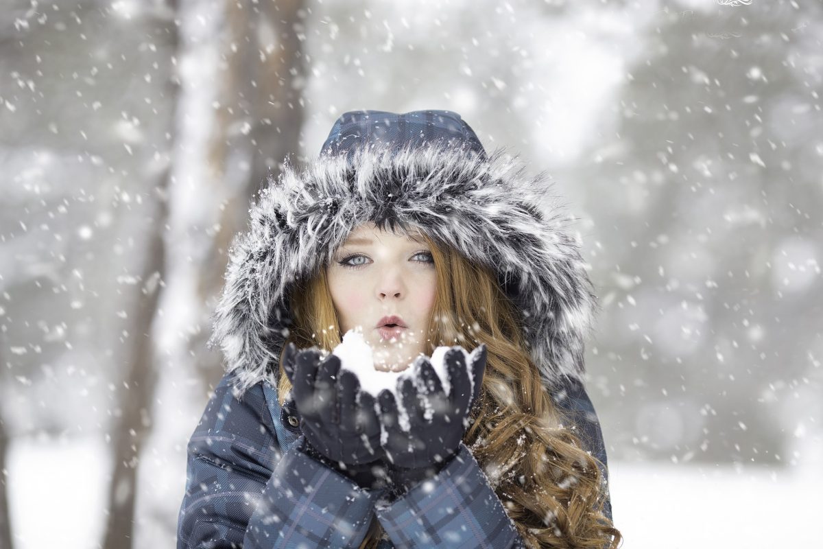 Prognoza meteo. Temepraturile scad în toată țara și vor duce la apariția lapoviței și a ninsorilor