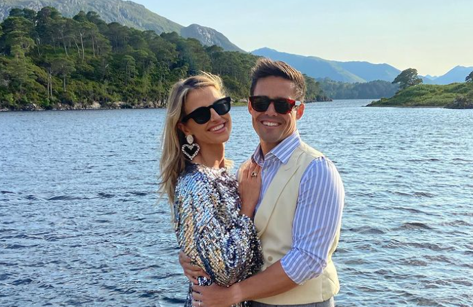 Imagine Stire Vogue Williams este însărcinată! Prezentatoarea a anunţat că așteaptă al treilea copil | 2review.ro