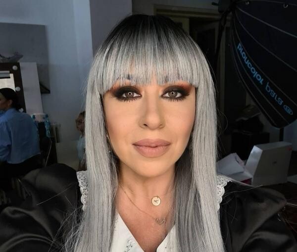 Imagine Stire Cum arată Oana Roman fără perucă. O fană a remarcat diferența | 2review.ro