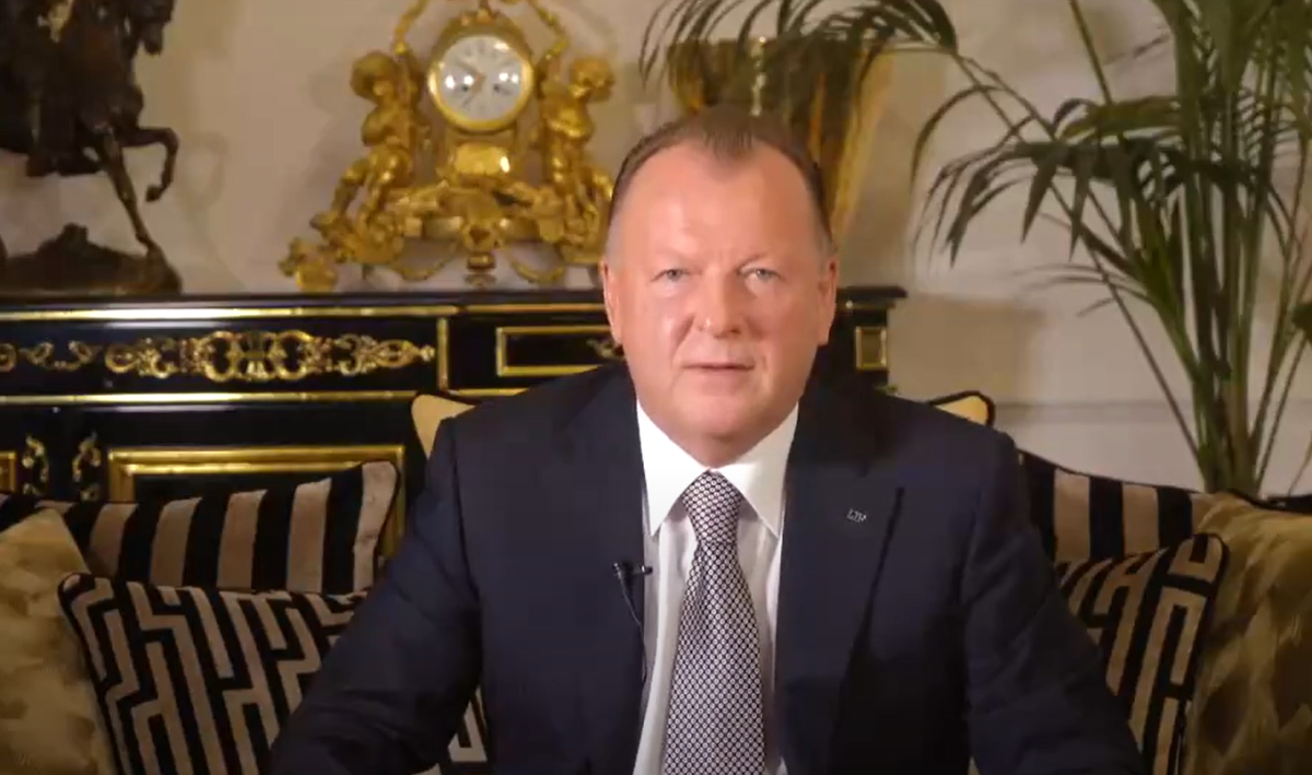 Imagine Stire VIDEO. Eveniment de excepție în Capitală. S-au lansat trabucurile Marius Vizer: ”Trabucul a devenit pentru mine un moment de inspirație, un moment de creativitate” | 2review.ro