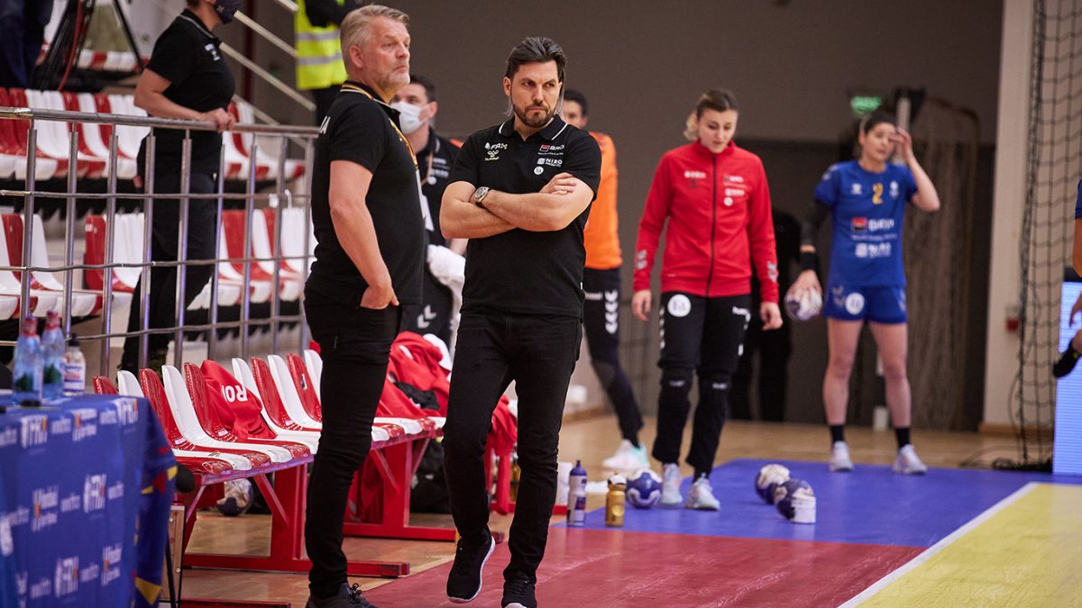 Imagine Stire „Tricolorele” gata de start la Mondialul de handbal feminin din Spania » România- Iran se pariază la cota 1.70 »» | 2review.ro