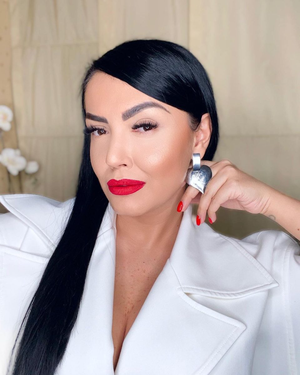 Imagine Stire Andreea Mantea, la capătul răbdării. Ce decizie a luat după ce i s-a reproșat, pe rețelele sociale, că s-a îngrășat | 2review.ro